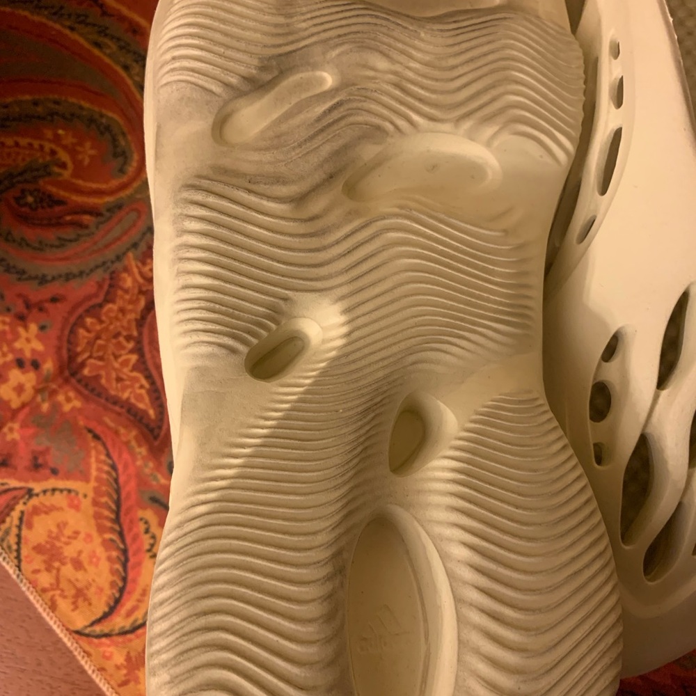 Foam runners sand